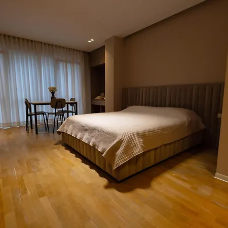 Nina's Cosy In Nocleg ze śniadaniem Tirana